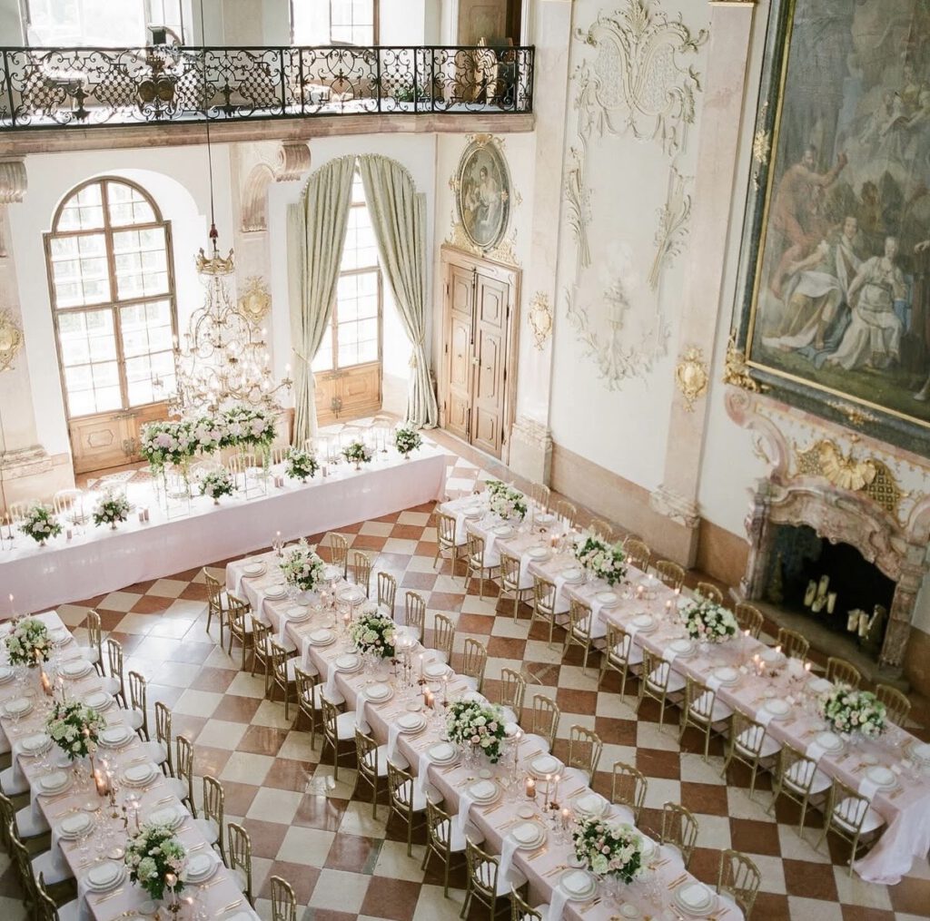 Elegante Hochzeitssaal im Schloss Leopoldskron in Salzburg