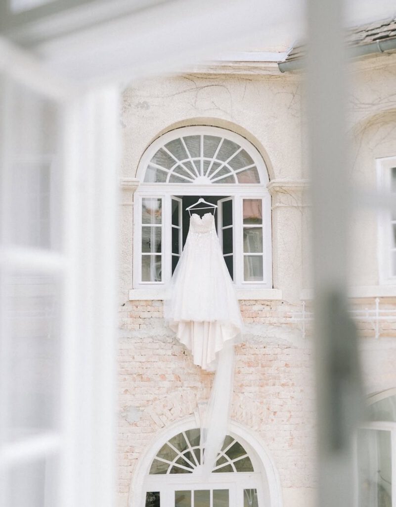 Schloss Schönau Brautkleid
